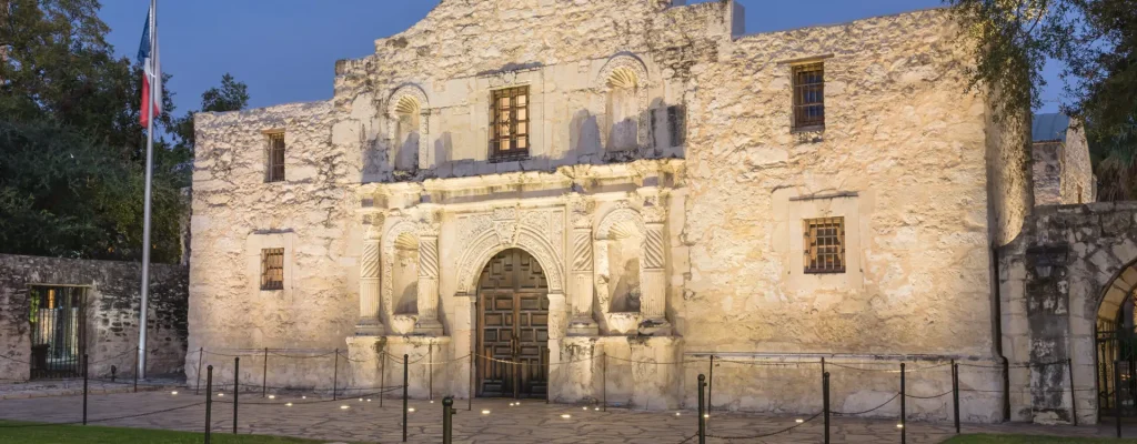 The Alamo Mission in San Antonio is commonly called The Alamo and was originally known as Misión San Antonio de Valero. A top-rated, rich colonial heritage tourist attraction this south-central city